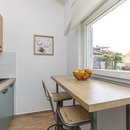 아파트 Hrestak 포레치